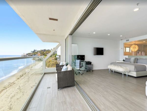 Malibu Luxury Vacation Beach Home With Hot Tub - 8 Guests