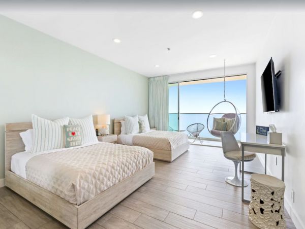 Malibu Luxury Vacation Beach Home With Hot Tub - 8 Guests