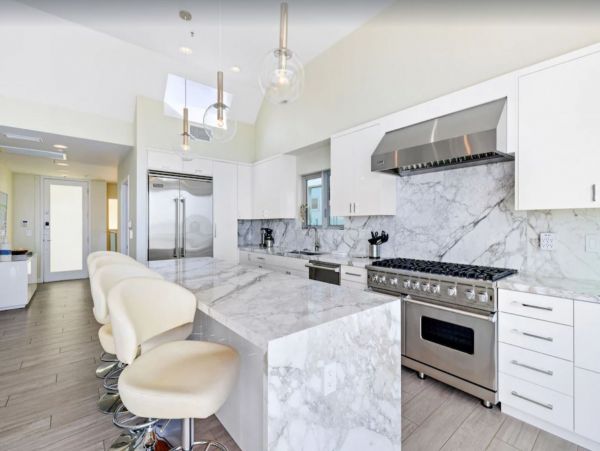 Malibu Luxury Vacation Beach Home With Hot Tub - 8 Guests