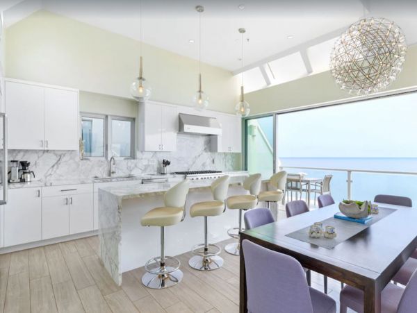Malibu Luxury Vacation Beach Home With Hot Tub - 8 Guests