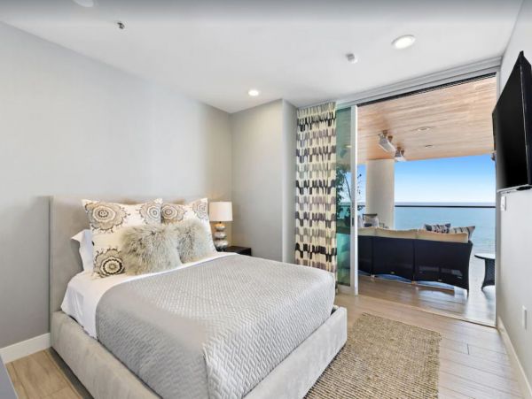 Malibu Luxury Vacation Beach Home With Hot Tub - 8 Guests