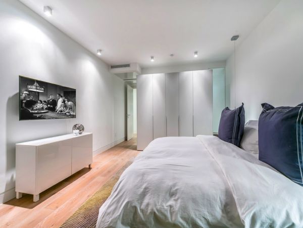 Posh Tri-level Waterfront Six Bedrooms Rental Home in Miami