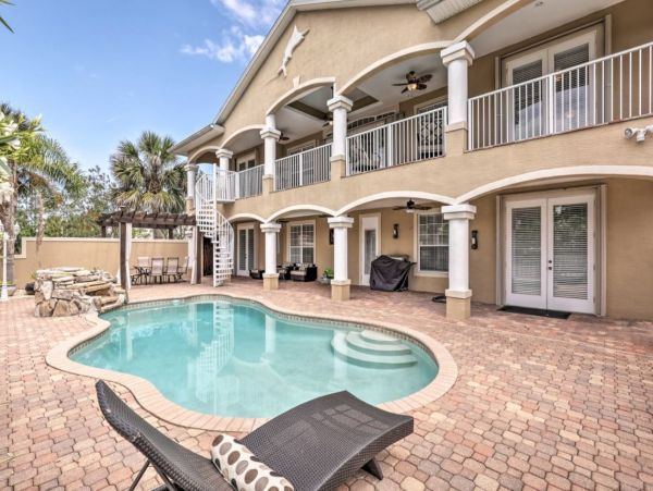 Palm Coast Gorgeous Vacation Home With Pool Sleeps 11 Guests
