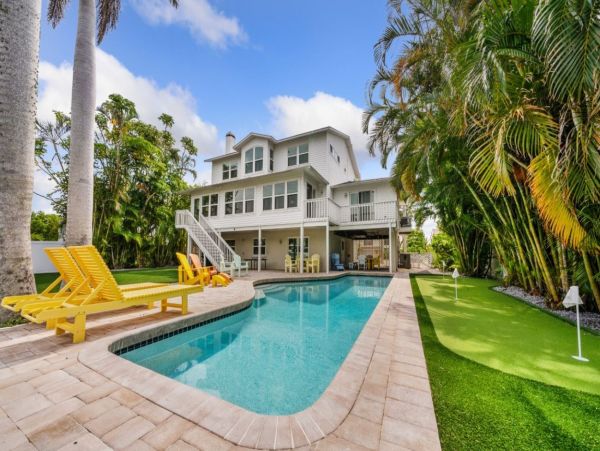 Anna Maria Luxury Canal Front Vacation Home With Pool