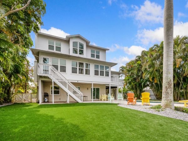 Anna Maria Luxury Canal Front Vacation Home With Pool