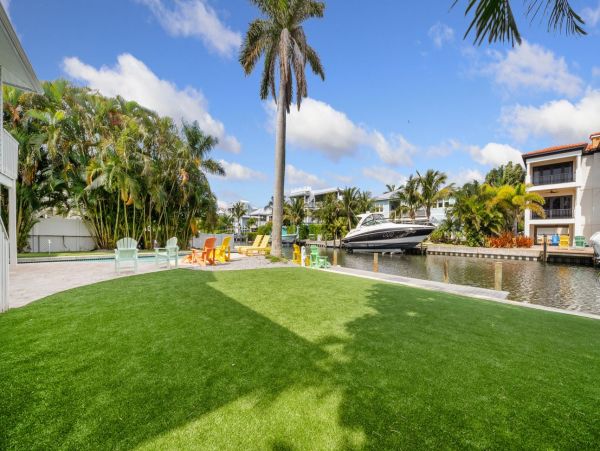Anna Maria Luxury Canal Front Vacation Home With Pool