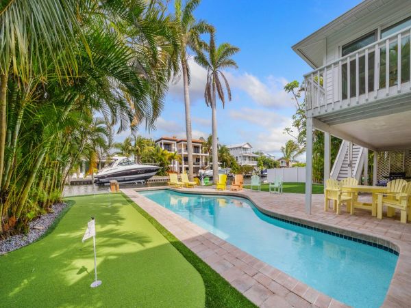 Anna Maria Luxury Canal Front Vacation Home With Pool