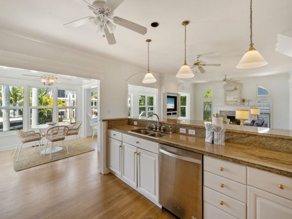 Anna Maria Luxury Canal Front Vacation Home With Pool