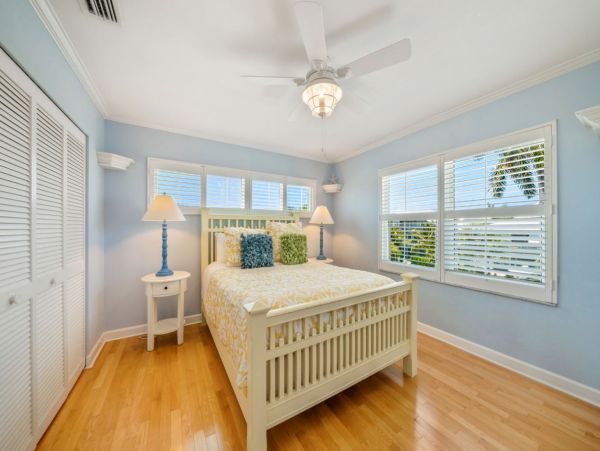 Anna Maria Luxury Canal Front Vacation Home With Pool