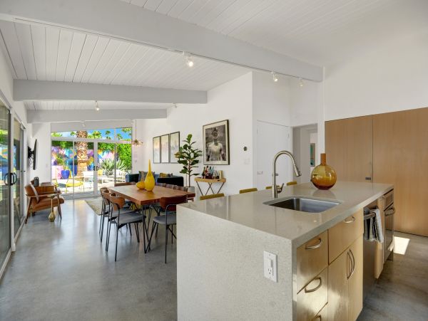 Palm Springs Home 991715