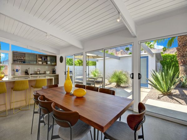 Palm Springs Home 991715