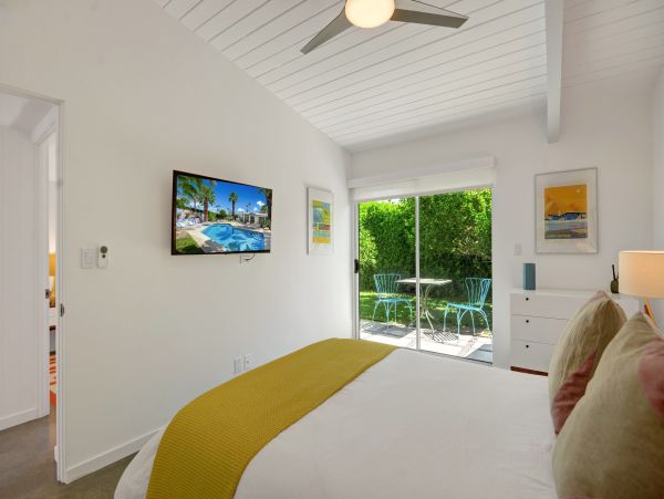 Palm Springs Home 991715