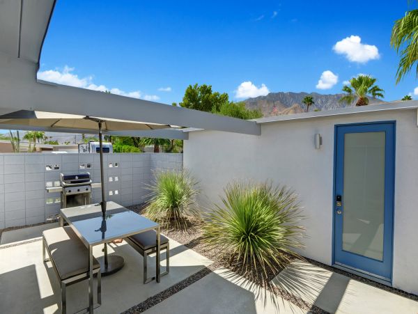 Palm Springs Home 991715