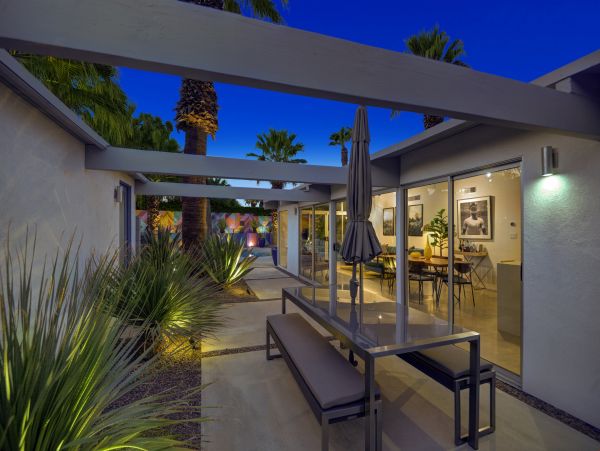 Palm Springs Home 991715
