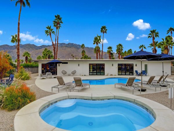Palm Springs Home 991716