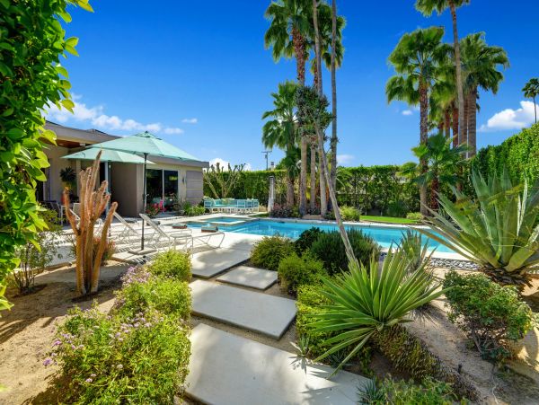 Palm Springs Home 991717