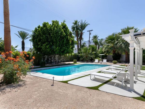 Palm Springs Home 991720