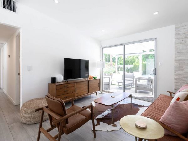 Palm Springs Home 991720
