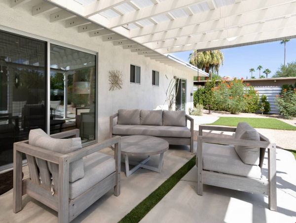 Palm Springs Home 991720