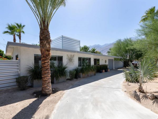 Palm Springs Home 991720