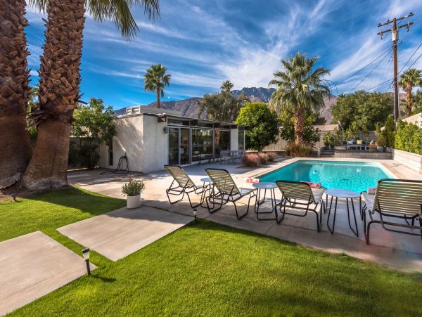 Palm Springs Home 991722