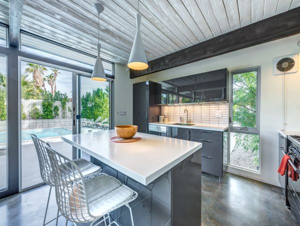 Palm Springs Home 991722