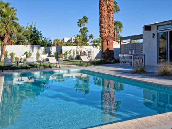 Palm Springs Home 991722