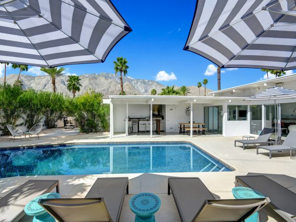 Palm Springs Home 991723