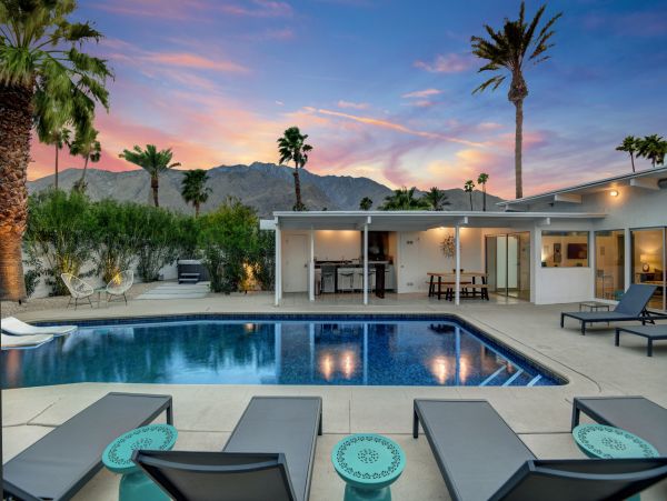 Palm Springs Home 991723