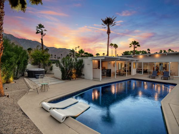 Palm Springs Home 991723