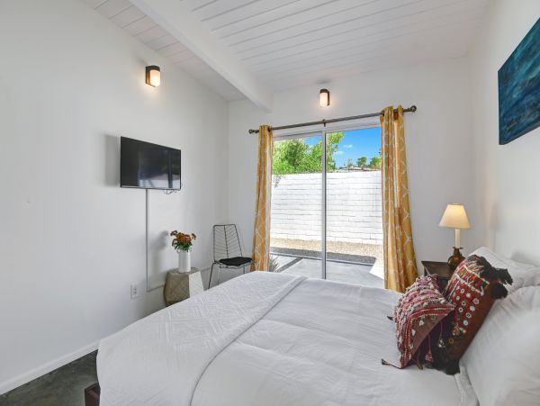 Palm Springs Home 991723