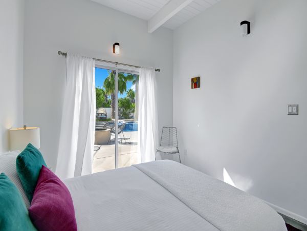 Palm Springs Home 991723