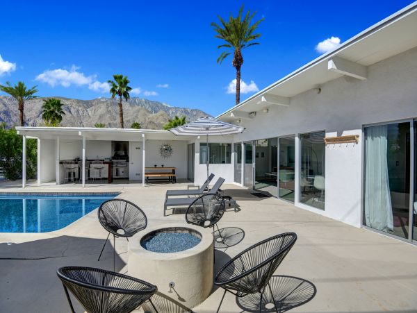 Palm Springs Home 991723