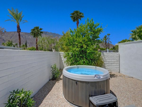 Palm Springs Home 991723