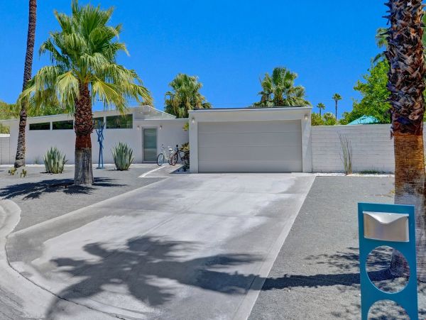 Palm Springs Home 991723