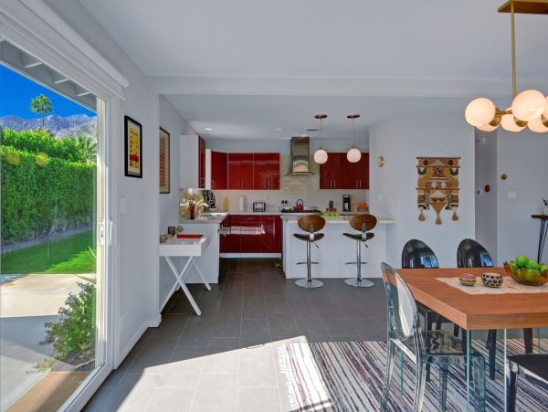 Palm Springs Home 991725