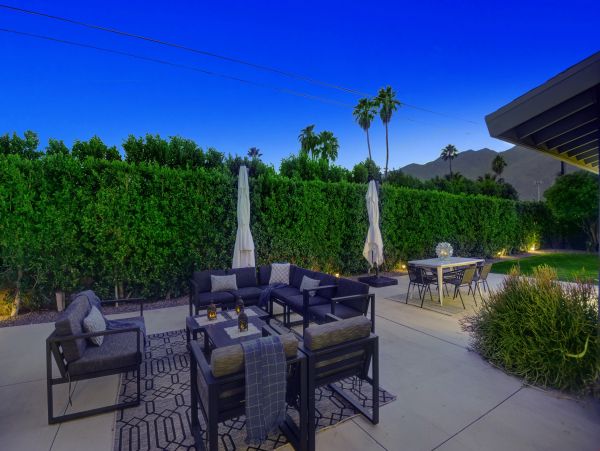 Palm Springs Home 991725