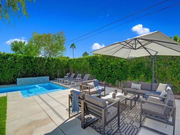Palm Springs Home 991725
