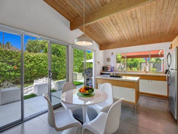 Palm Springs Home 991726