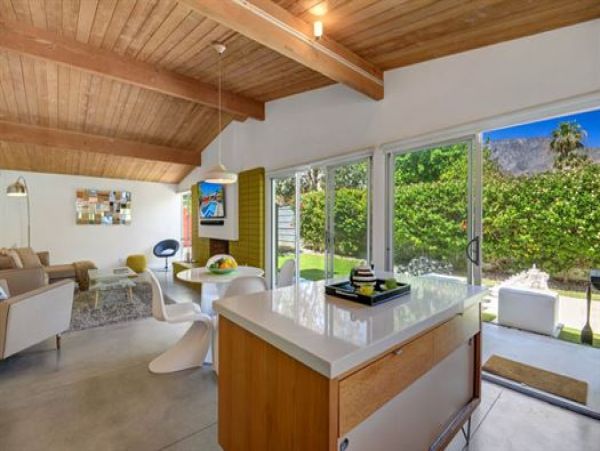 Palm Springs Home 991726