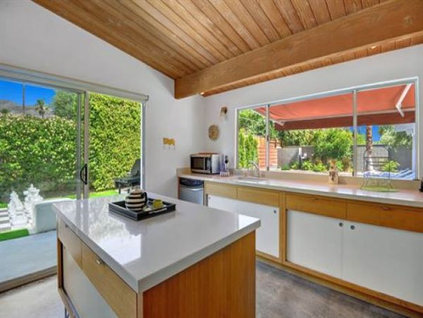 Palm Springs Home 991726
