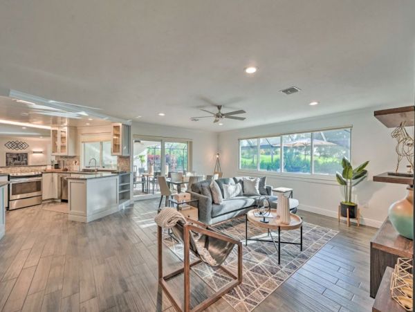 Naples Luxury Vacation Home With Private Pool Sleeps Eight