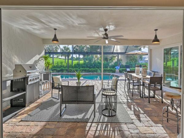 Naples Luxury Vacation Home With Private Pool Sleeps Eight