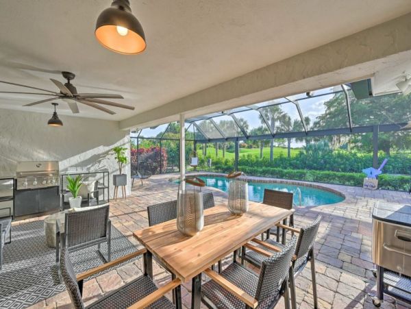Naples Luxury Vacation Home With Private Pool Sleeps Eight
