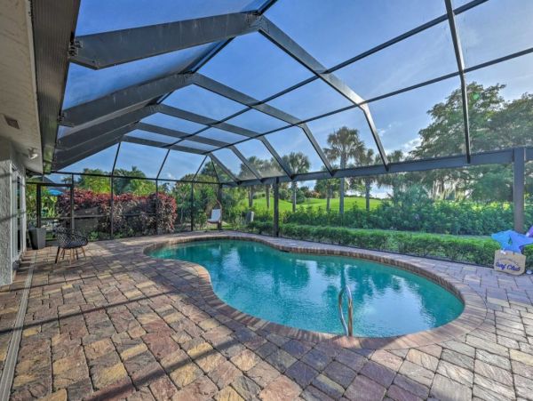 Naples Luxury Vacation Home With Private Pool Sleeps Eight