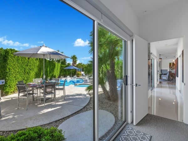 Palm Springs Home 991728