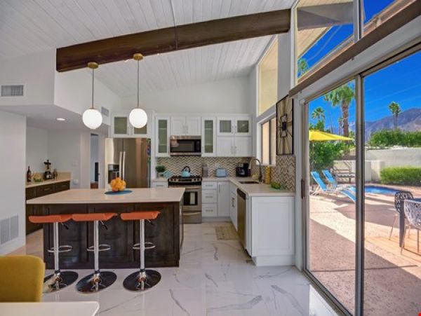 Palm Springs Home 991729