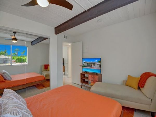 Palm Springs Home 991729
