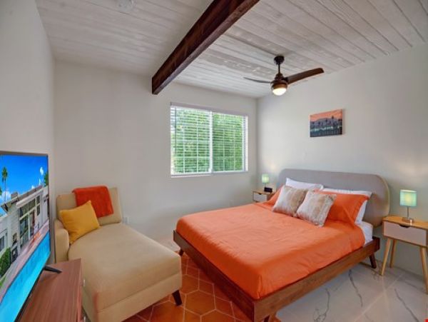 Palm Springs Home 991729
