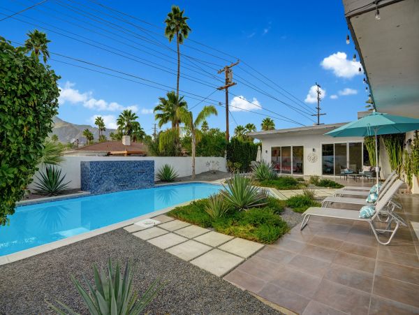 Palm Springs Home 991730